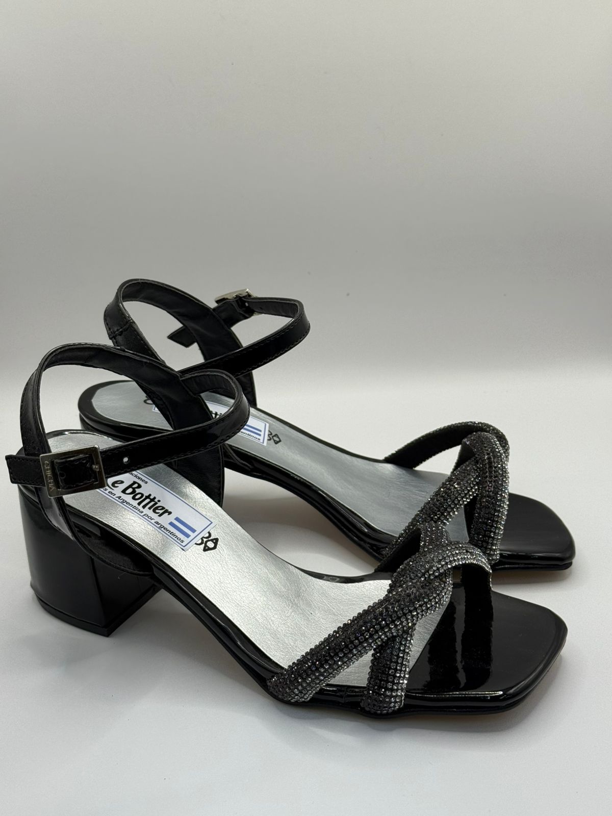 Sandalias May
